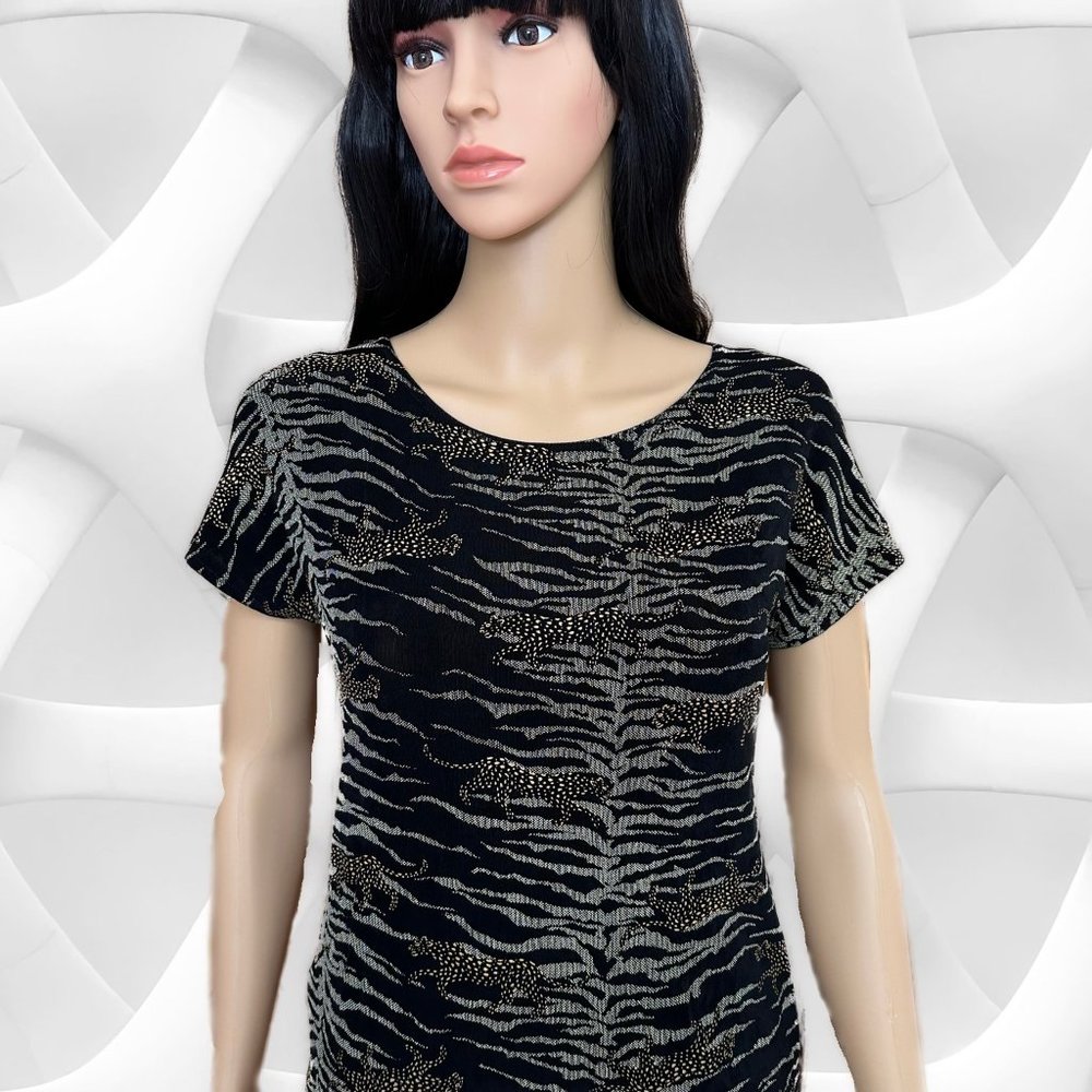 Women Caviar Top in animal print, Size S in EUC
